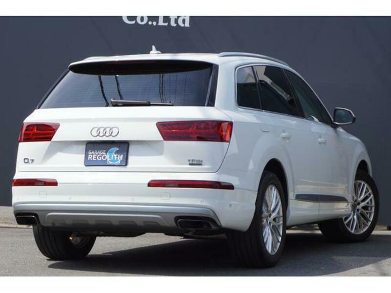 Q7