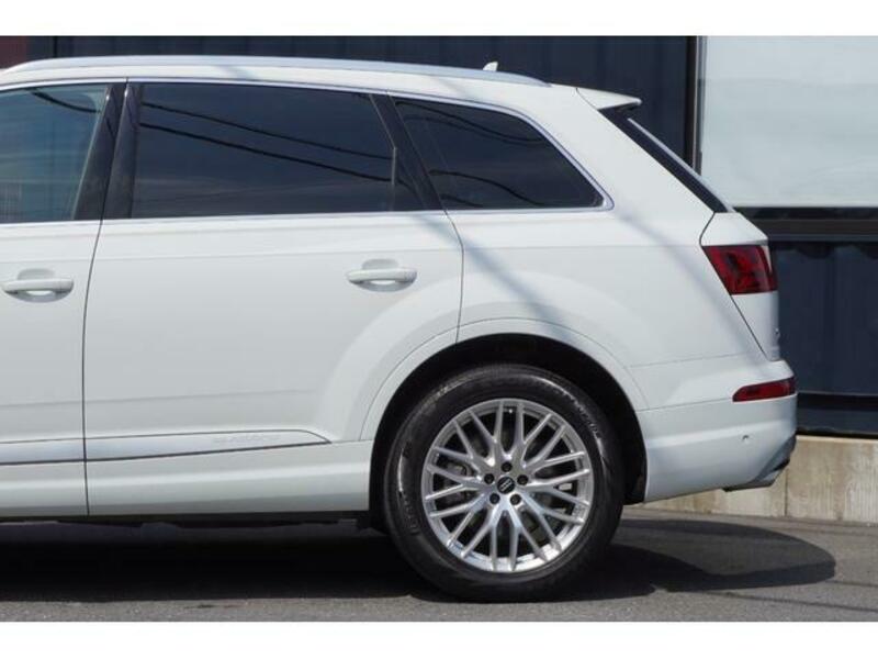 Q7