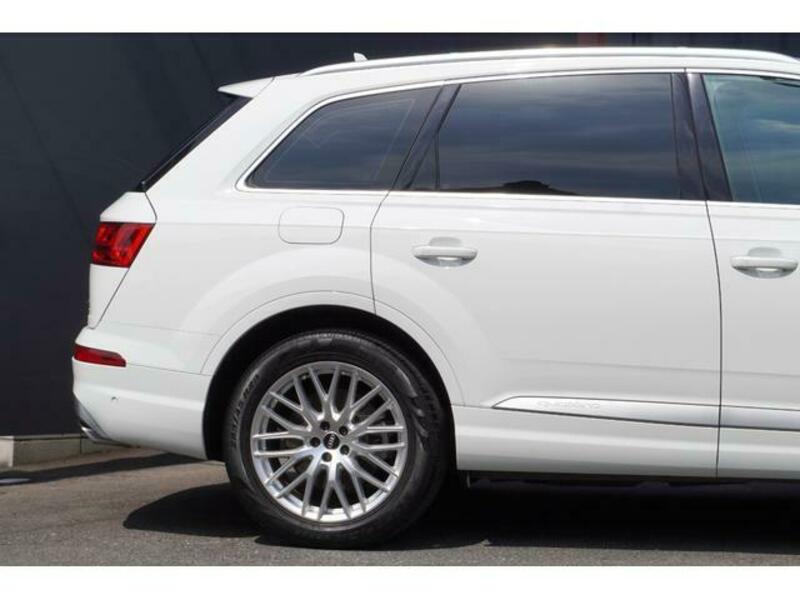 Q7