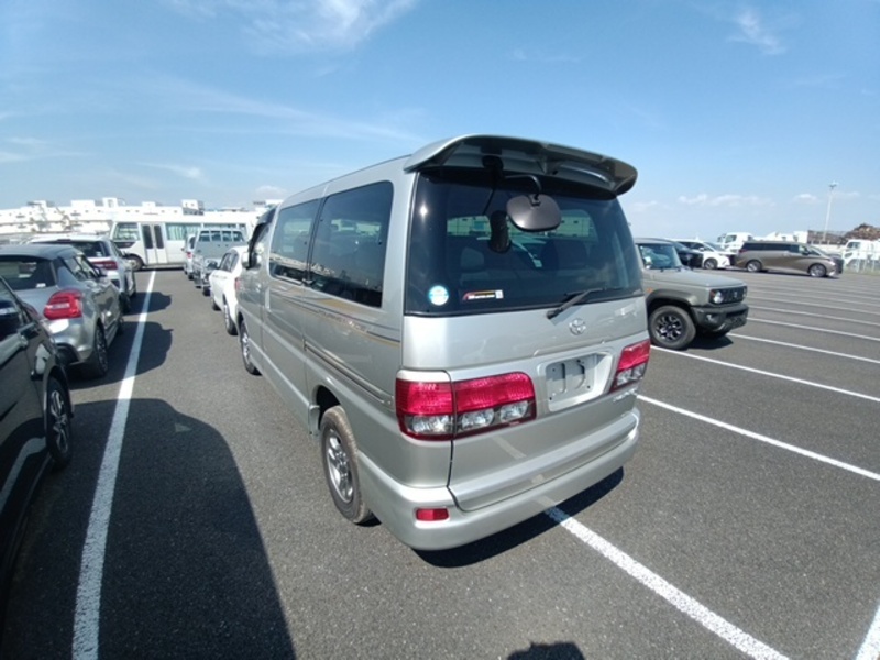 TOURING HIACE