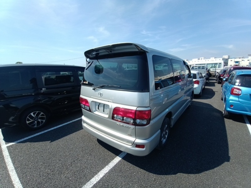 TOURING HIACE