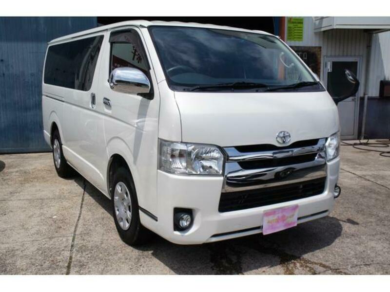 TOYOTA HIACE VAN