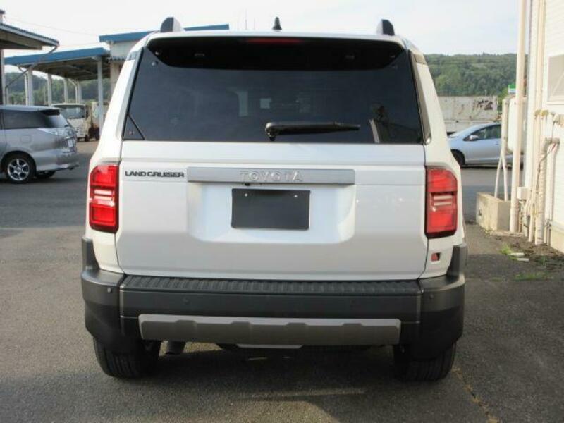 LAND CRUISER 250