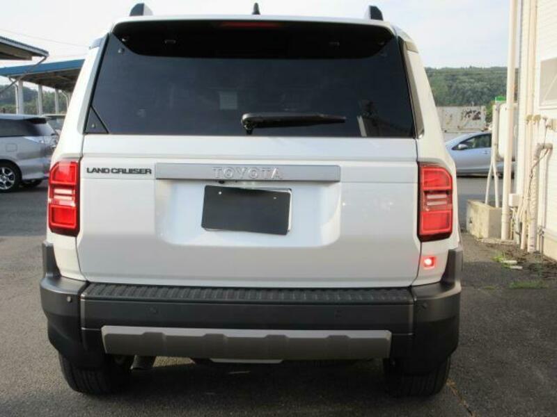 LAND CRUISER 250