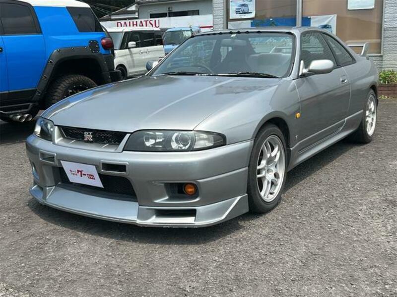 NISSAN SKYLINE