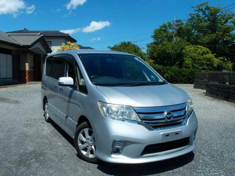 NISSAN SERENA