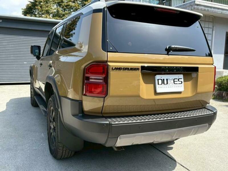 LAND CRUISER 250