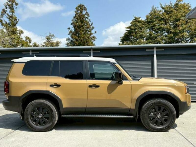 LAND CRUISER 250