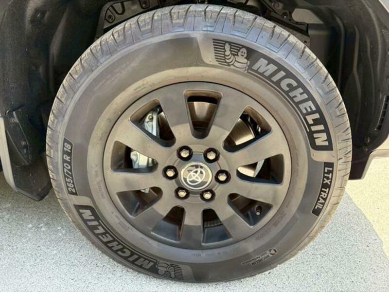 LAND CRUISER 250