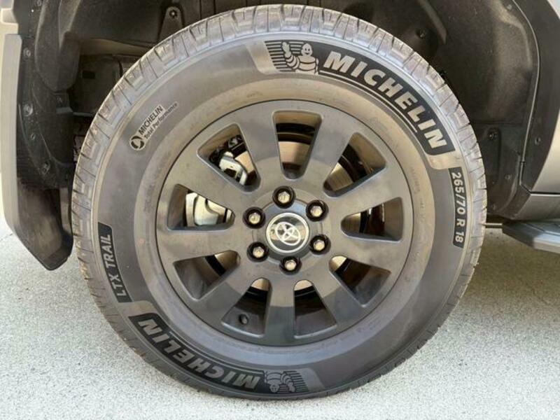 LAND CRUISER 250