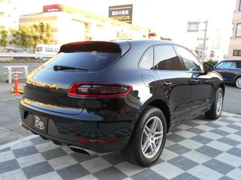 MACAN