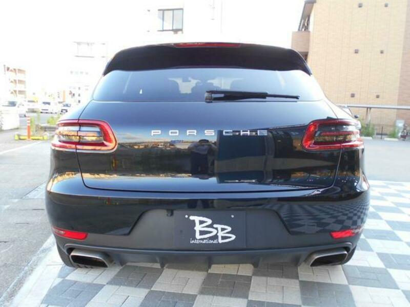 MACAN