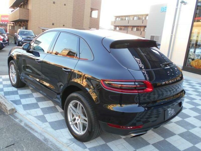 MACAN