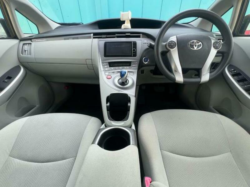PRIUS PHV