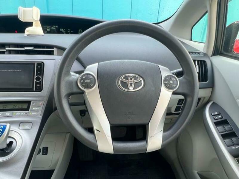 PRIUS PHV