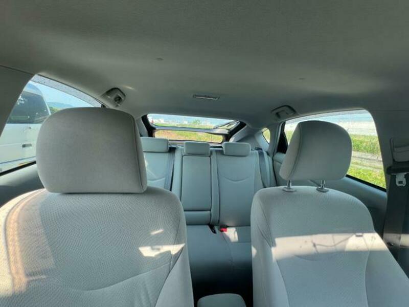 PRIUS PHV
