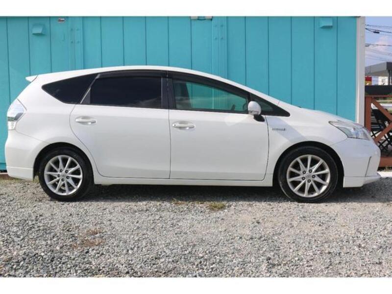 PRIUS ALPHA