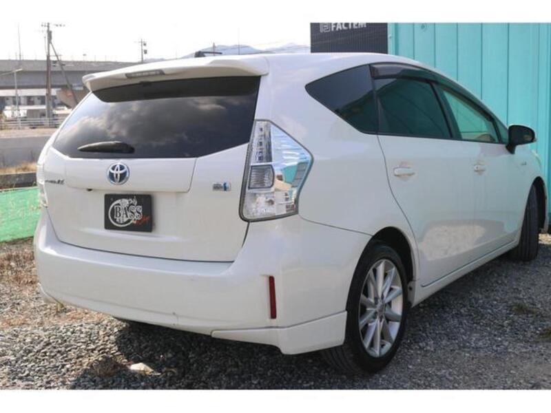 PRIUS ALPHA