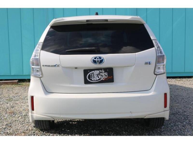 PRIUS ALPHA