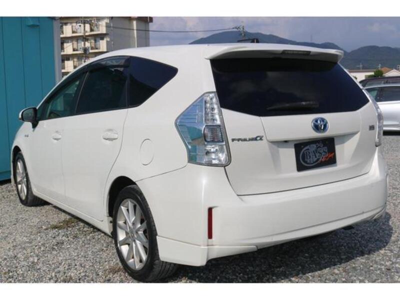 PRIUS ALPHA