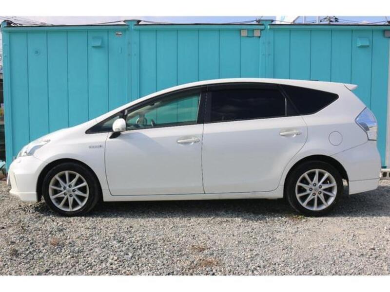 PRIUS ALPHA