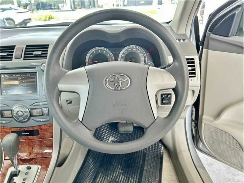 COROLLA AXIO