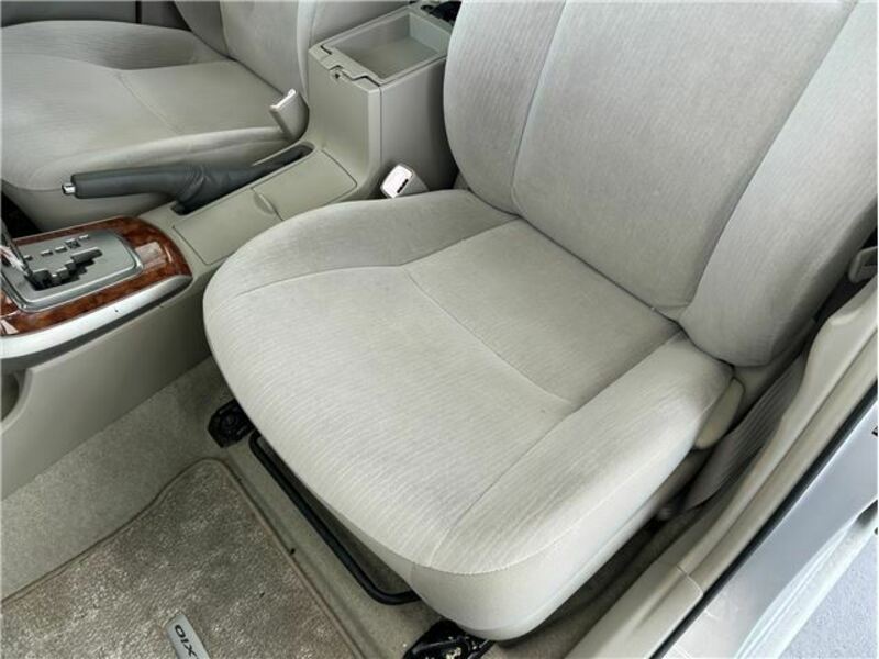 COROLLA AXIO