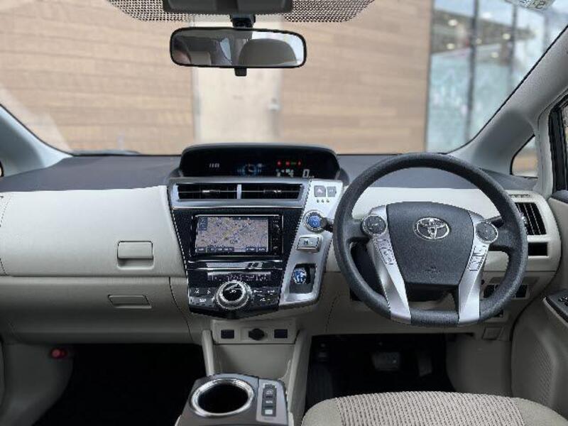 PRIUS ALPHA
