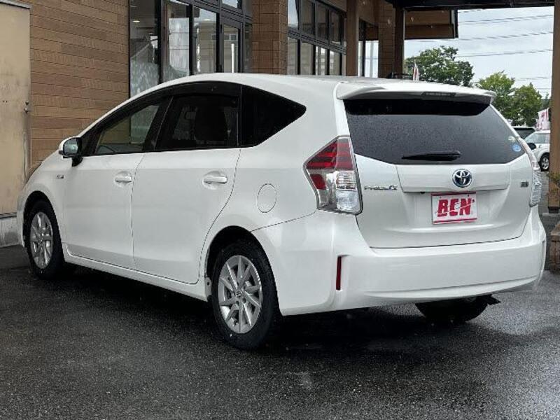 PRIUS ALPHA