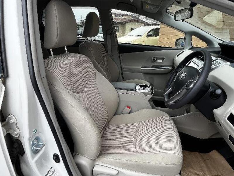 PRIUS ALPHA