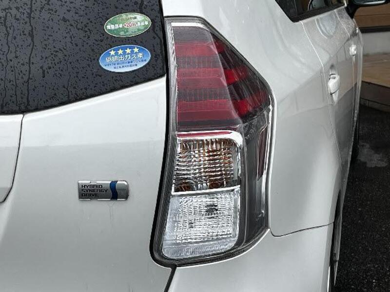 PRIUS ALPHA