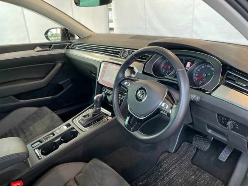 PASSAT VARIANT
