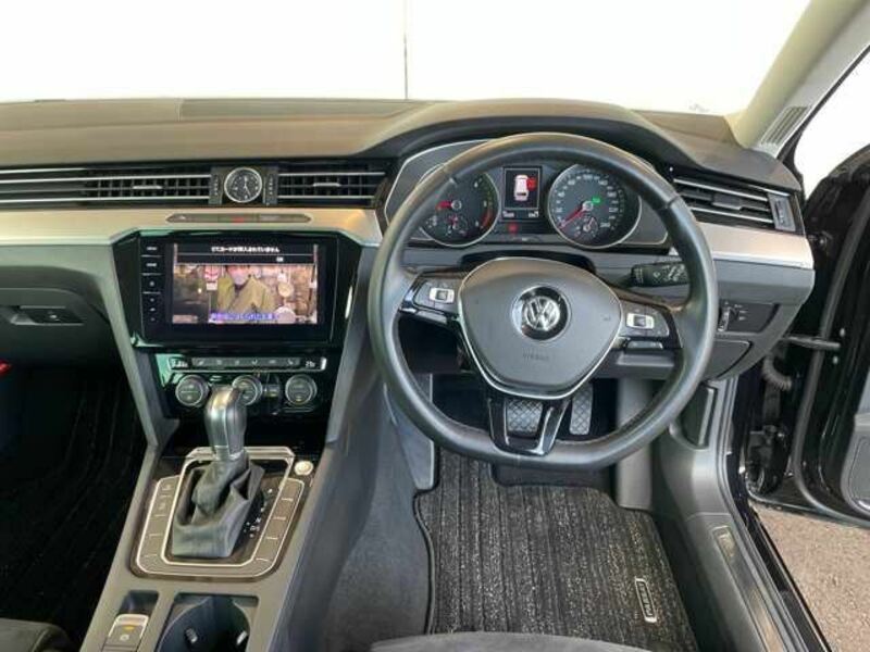 PASSAT VARIANT