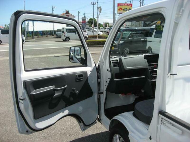 MINICAB TRUCK