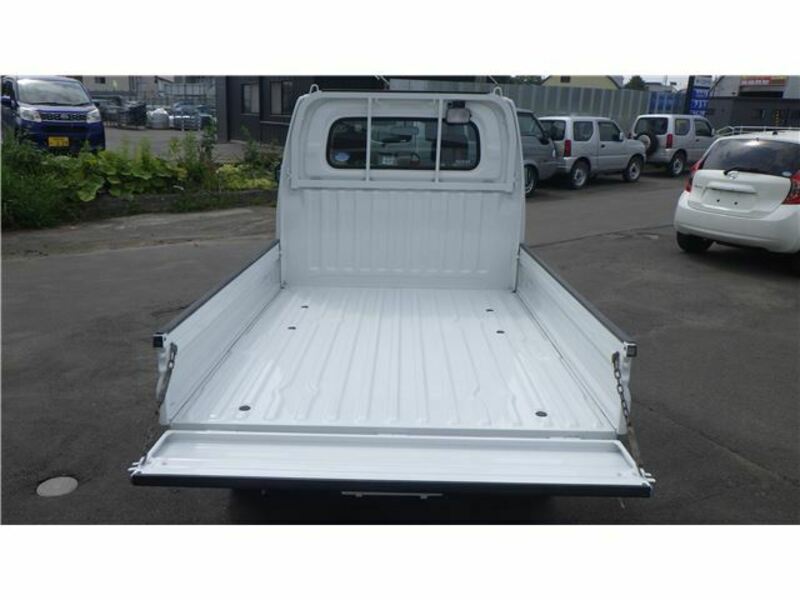 CLIPPER TRUCK