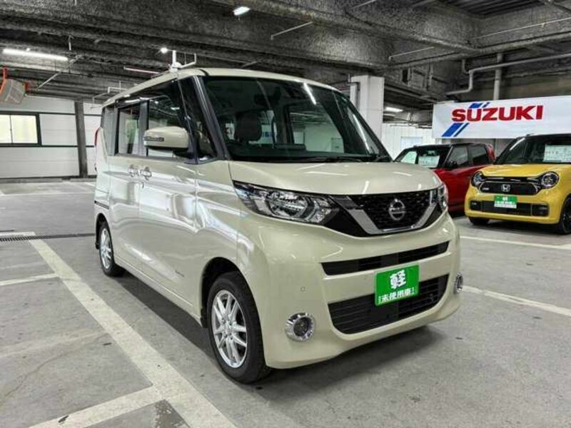 NISSAN ROOX