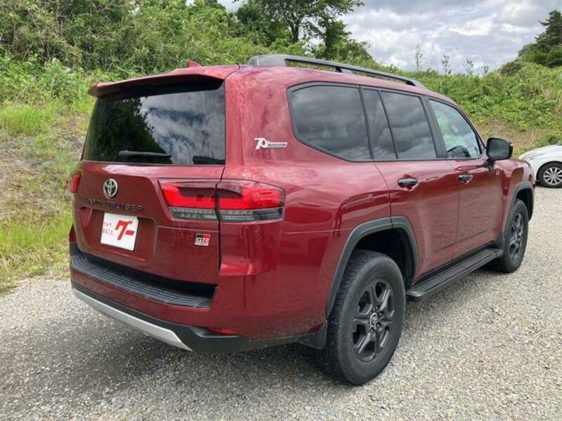LAND CRUISER