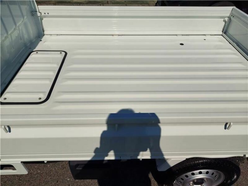 CLIPPER TRUCK