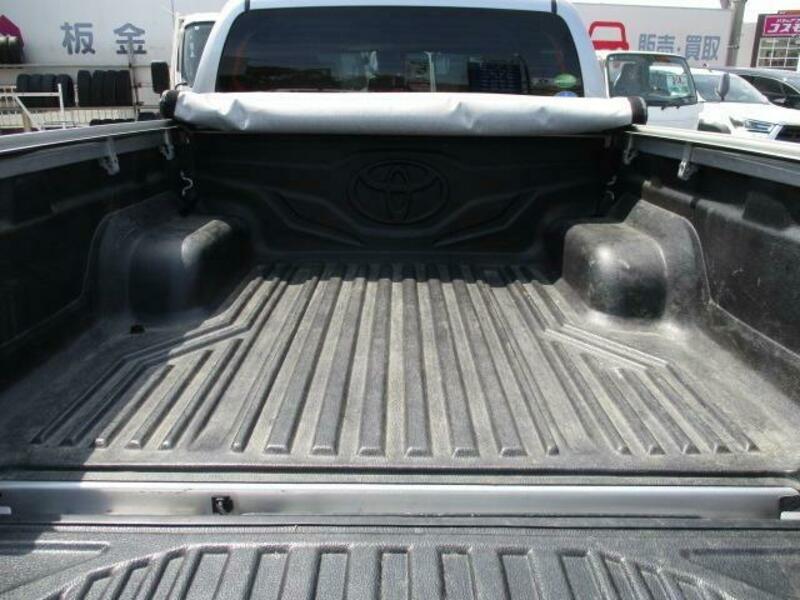 HILUX