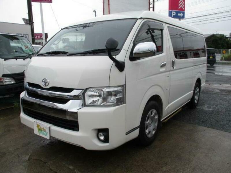 TOYOTA HIACE WAGON