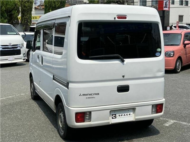 MINICAB VAN