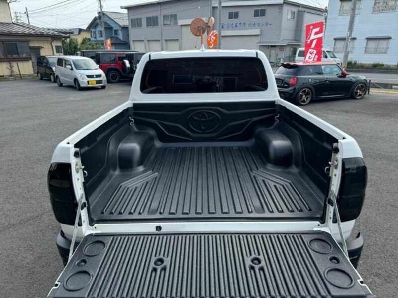 HILUX