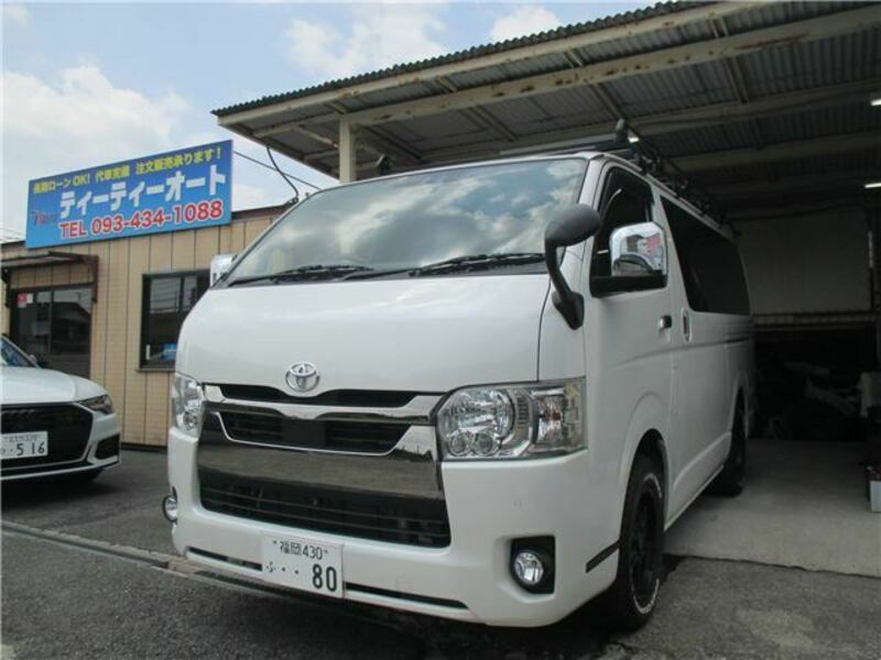 TOYOTA HIACE VAN