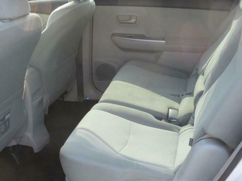 PRIUS ALPHA