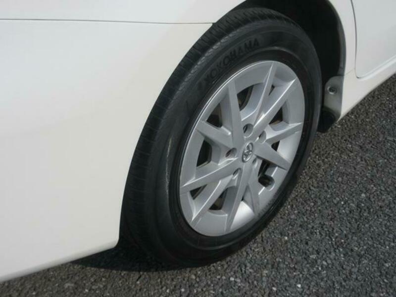 PRIUS ALPHA