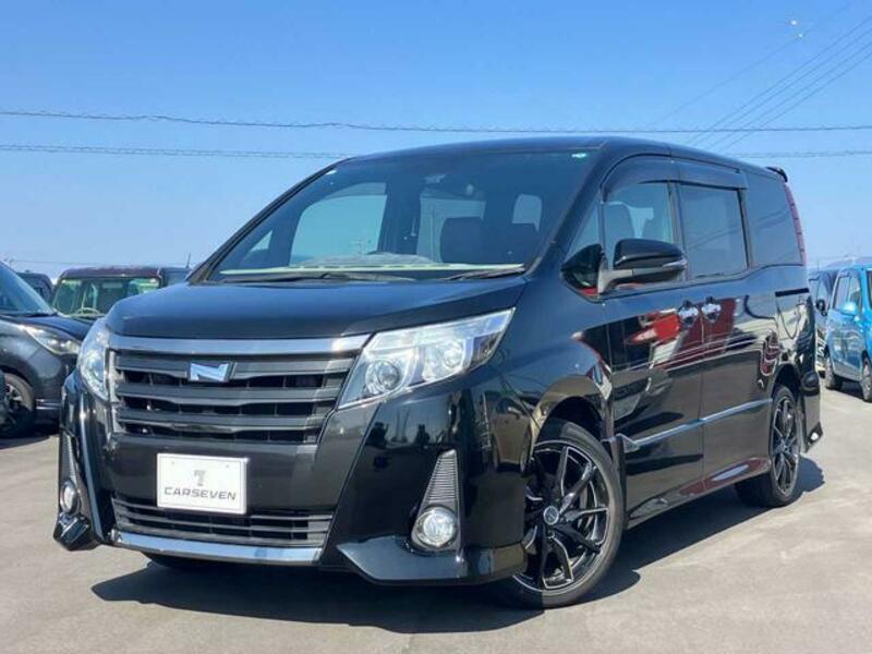 TOYOTA NOAH