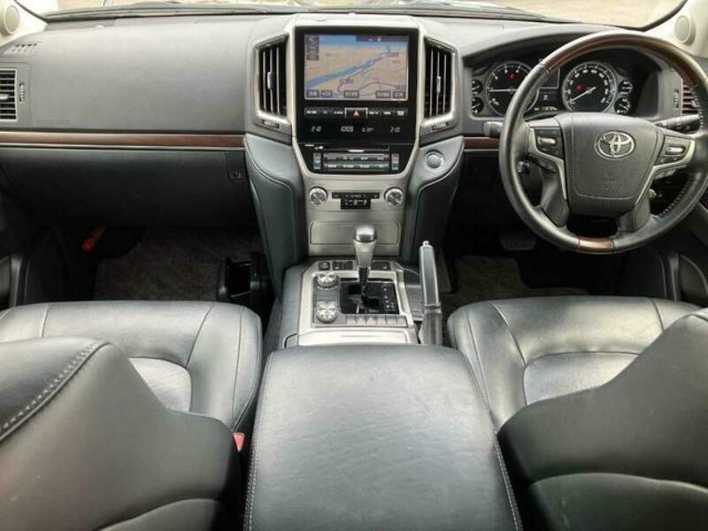 LAND CRUISER
