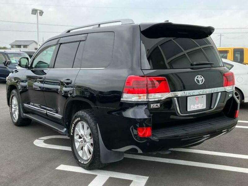 LAND CRUISER