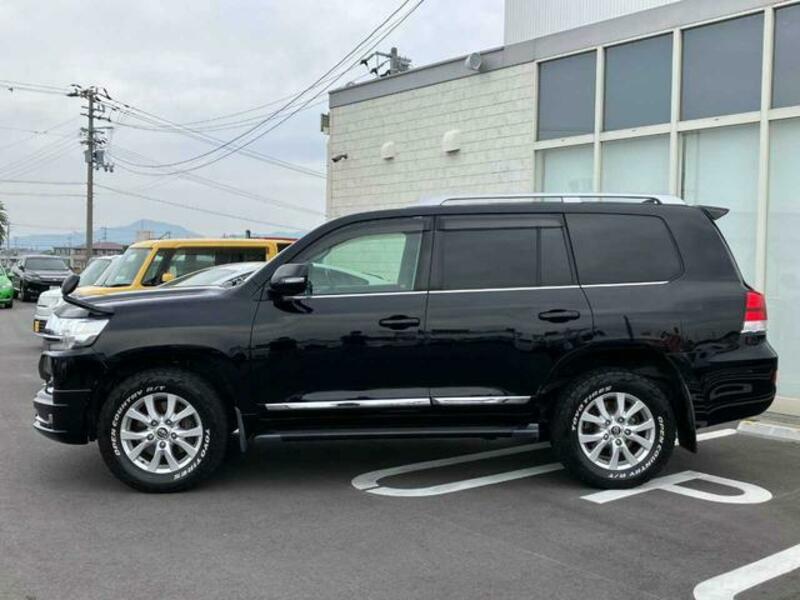 LAND CRUISER