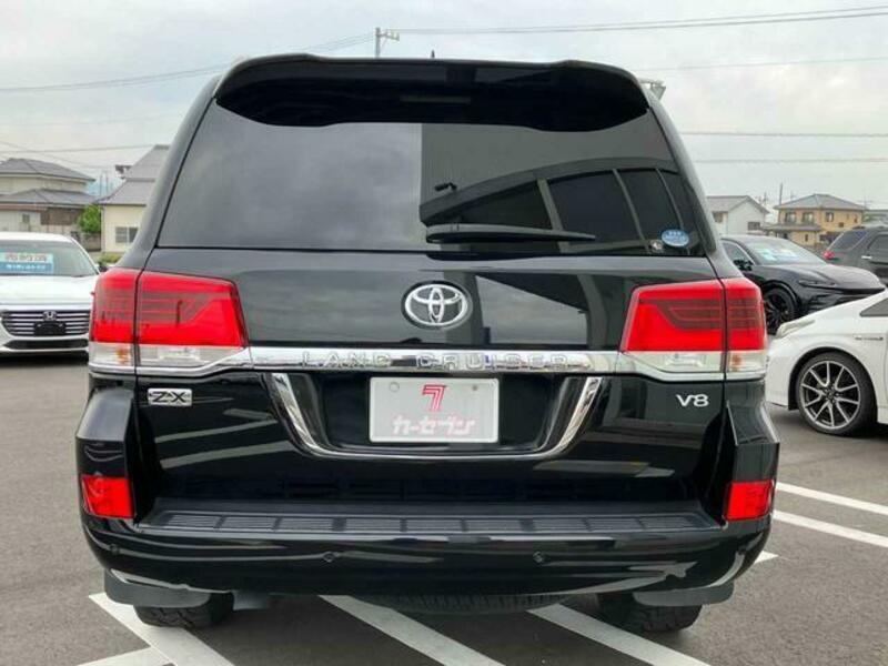 LAND CRUISER